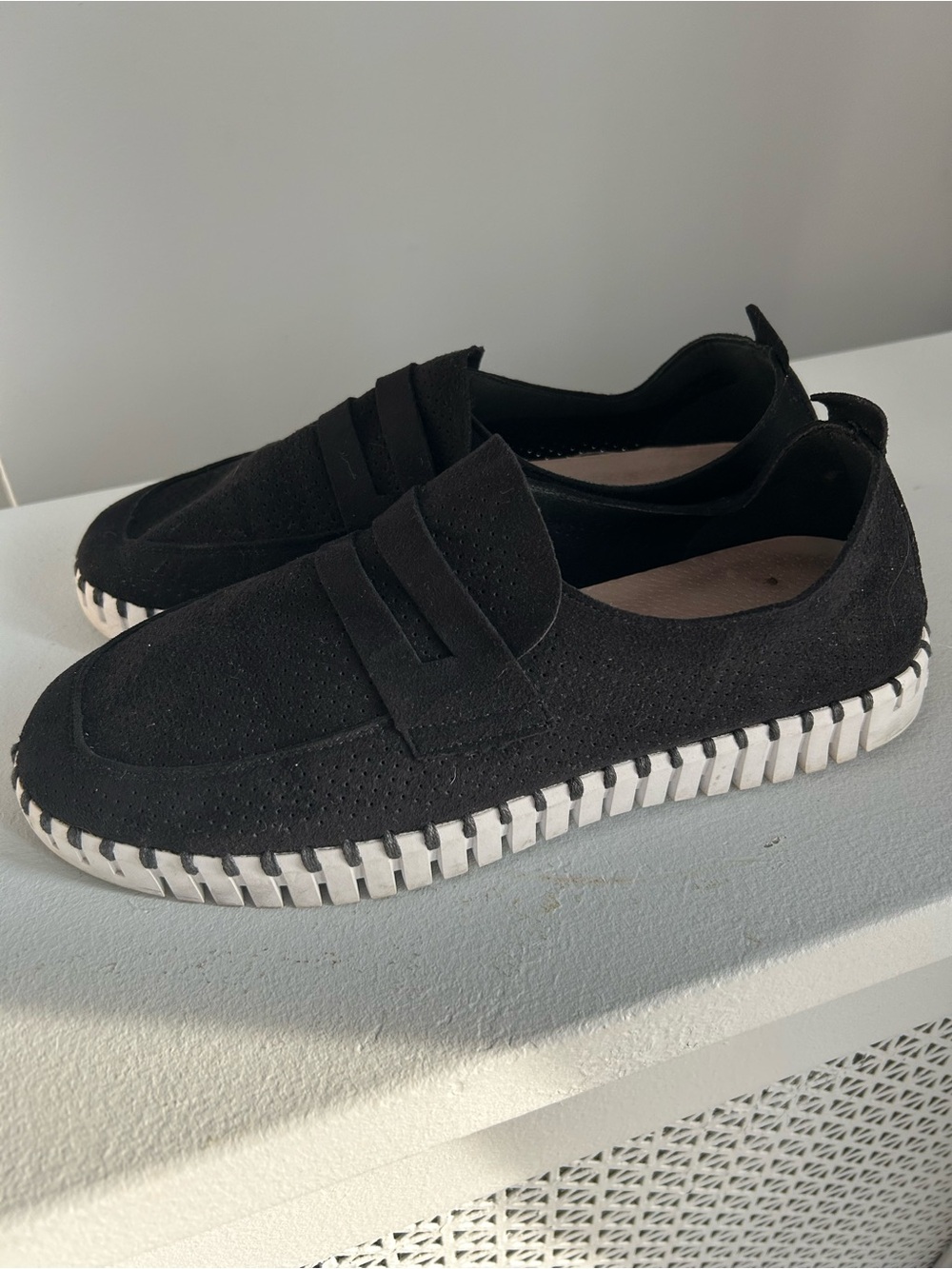 Ilse Jacobsen Black Tulipa Slip-On Loafers with White Contrast Sole